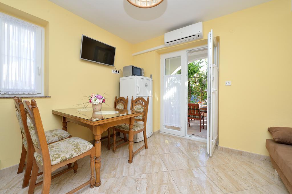 Villa Zdenka Pakoštane Exterior foto